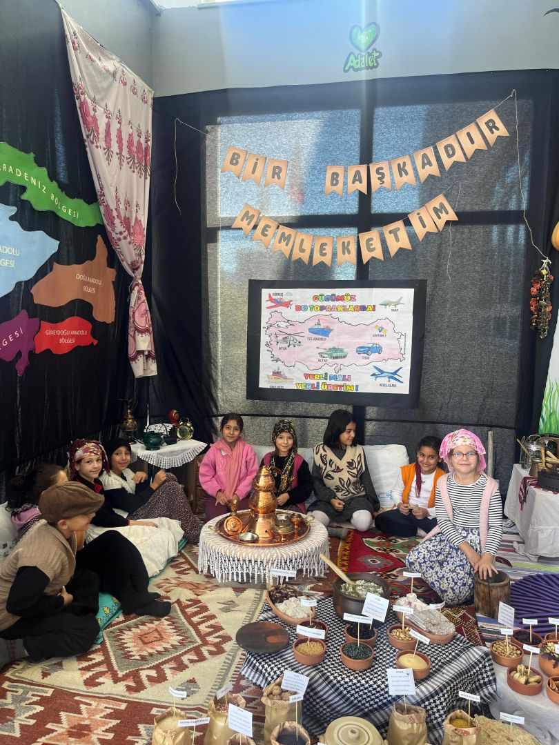 Yedibilim’de Yerli Malı Haftası Coşkuyla Kutlandı: Kültürümüz ve Bereket Okulumuzda Buluştu