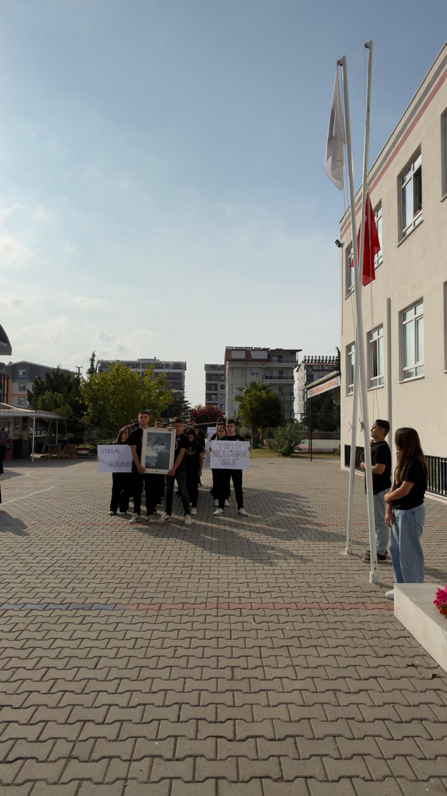 Yedibilim Koleji’nde Atatürk Anma Programı Duygusal Anlara Sahne Oldu